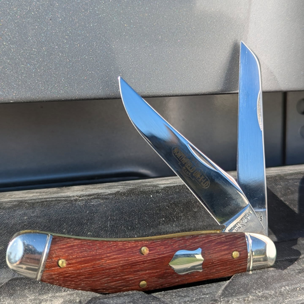 Canoe knives