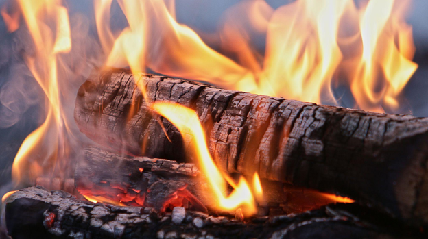 knives to strike a fire